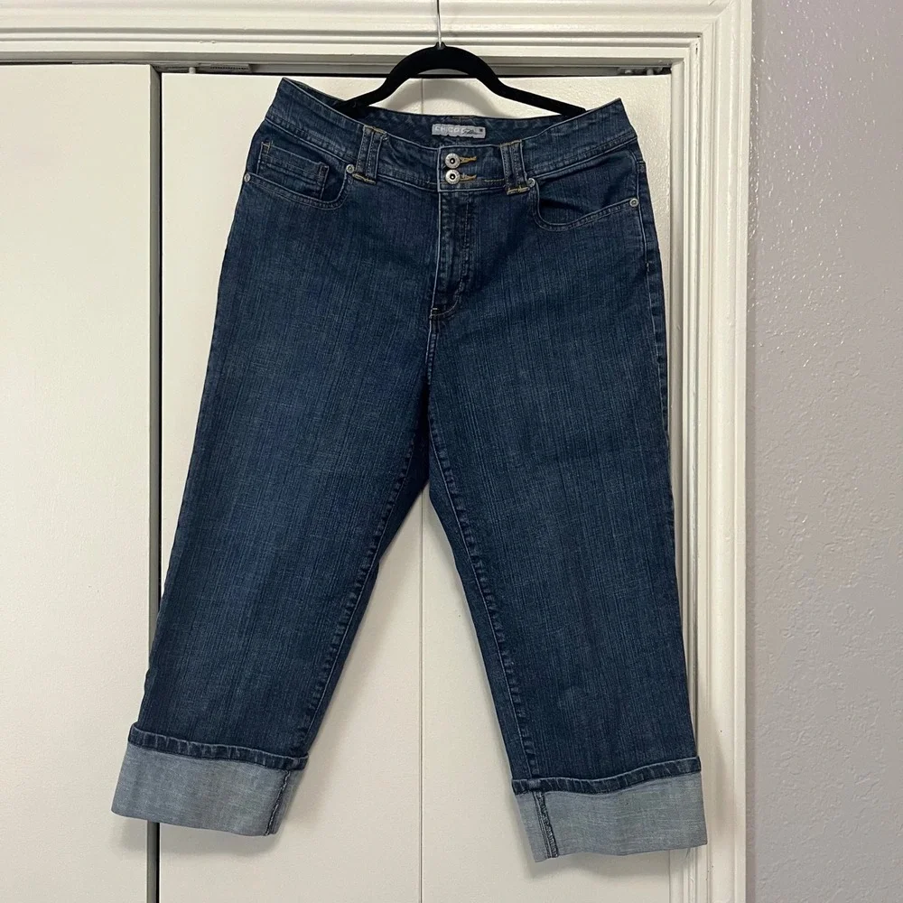 Chicos Platinum Dark Wash Cuffed Crop Jeans‎ Womens Size 2 Double Button Capri